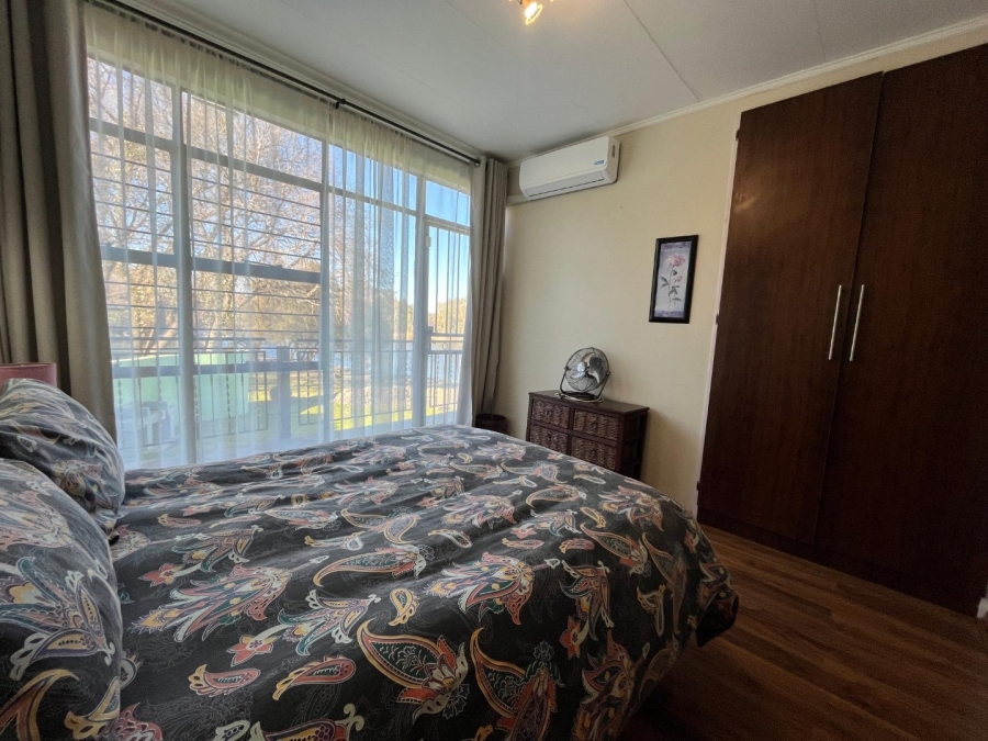 4 Bedroom Property for Sale in Lindequesdrif North West